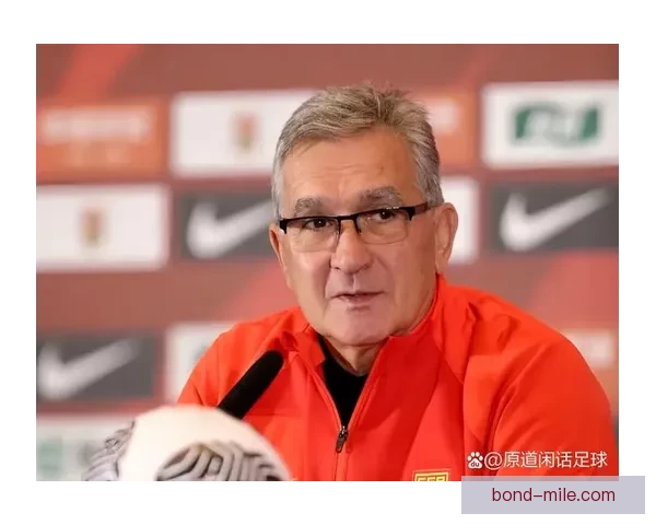 中国男足主帅伊万科维奇面临巨大压力 球队成绩与舆论挑战并存